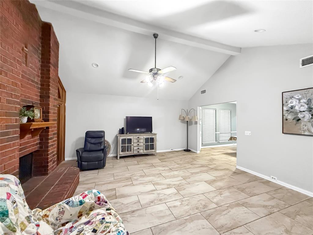 316 N Winding Oaks Drive Property Photo 5