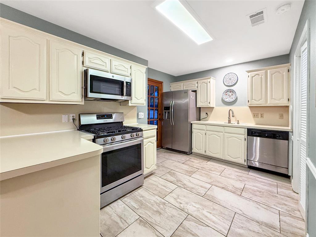 316 N Winding Oaks Drive Property Photo 12
