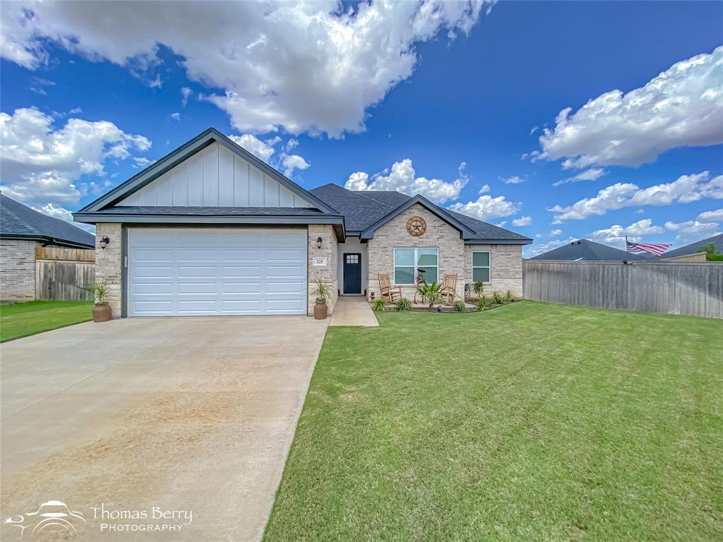 225 Moon Beam Path Property Photo 1