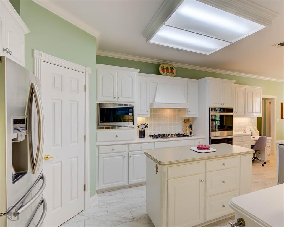 9436 Wrenwood Boulevard Property Photo 12