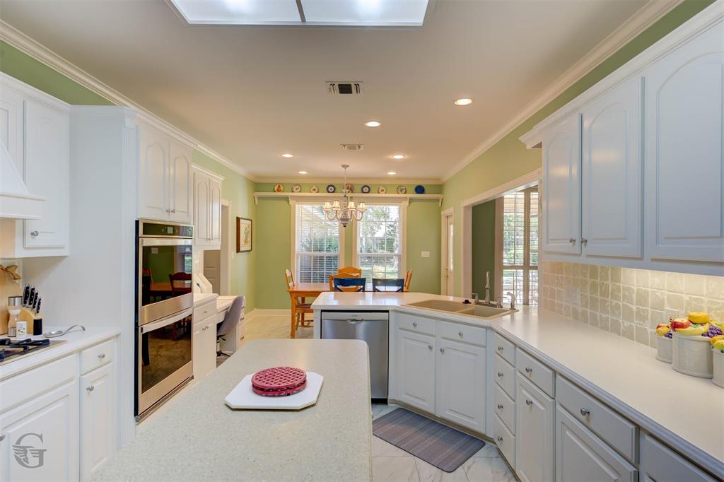 9436 Wrenwood Boulevard Property Photo 14