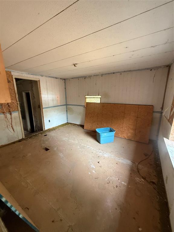 151 County Road 1421 Property Photo 4