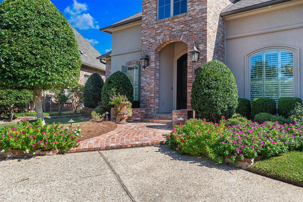 205 Summertree Court Property Photo 4
