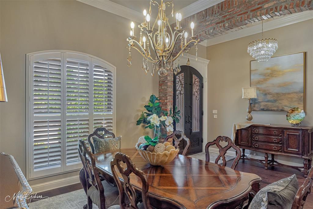 205 Summertree Court Property Photo 8