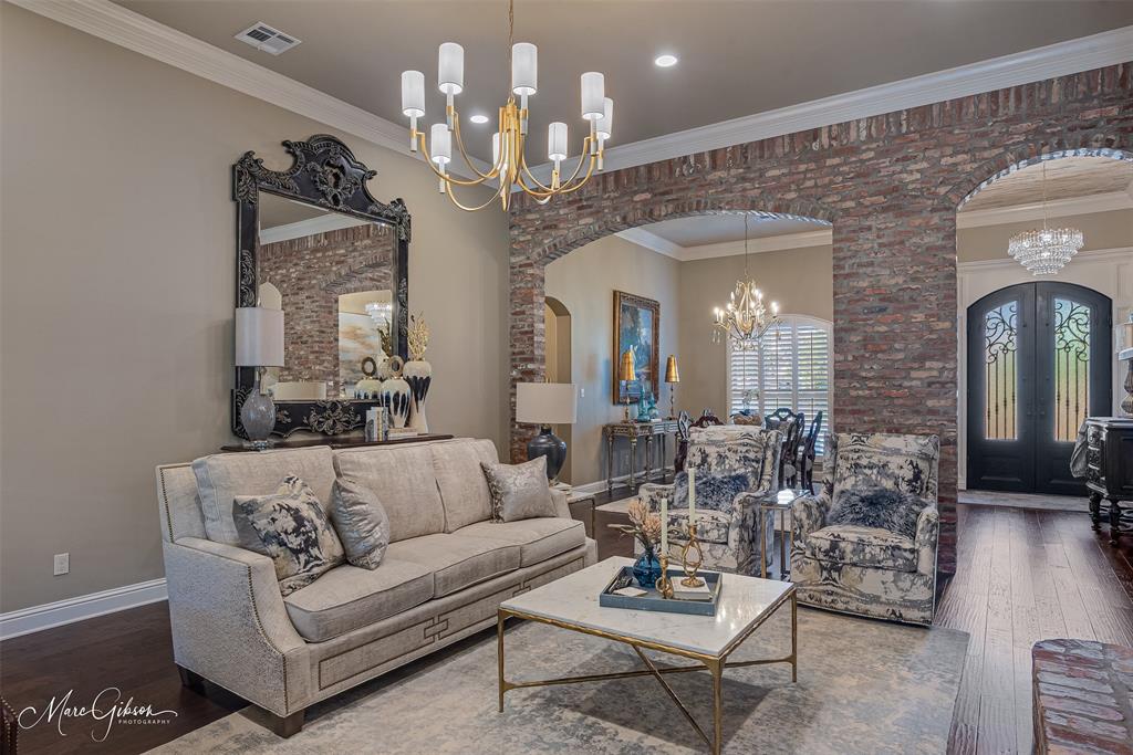 205 Summertree Court Property Photo 13