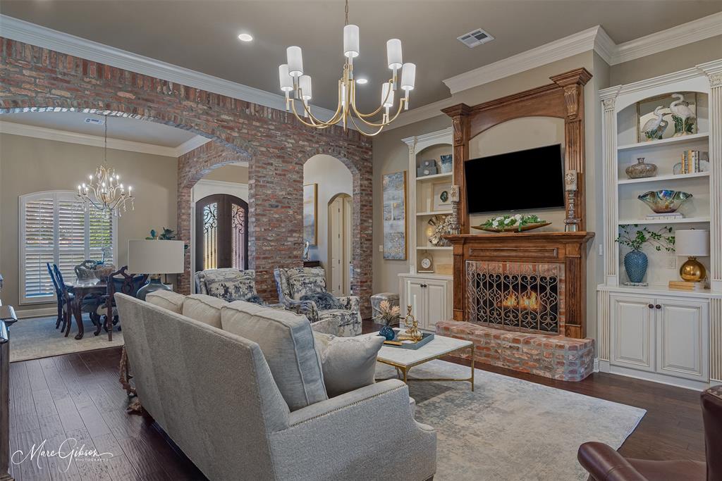 205 Summertree Court Property Photo 14