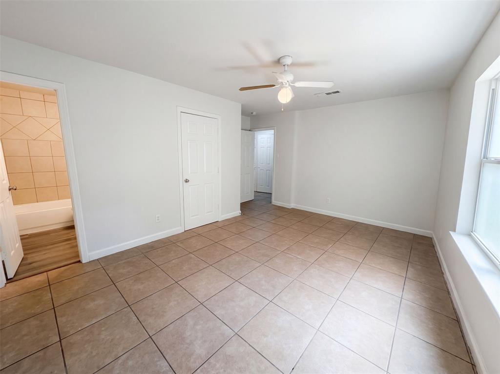 1322 E Waco Avenue Property Photo 4