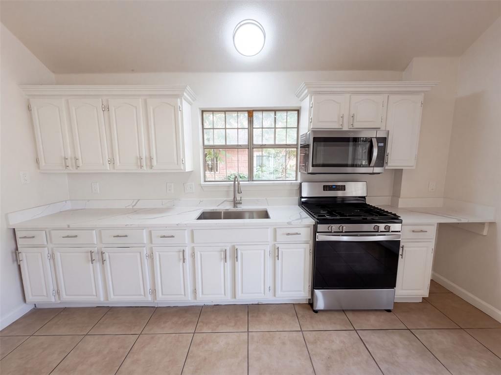 1322 E Waco Avenue Property Photo 6