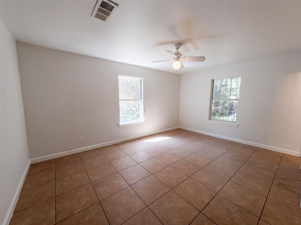 1322 E Waco Avenue Property Photo 10