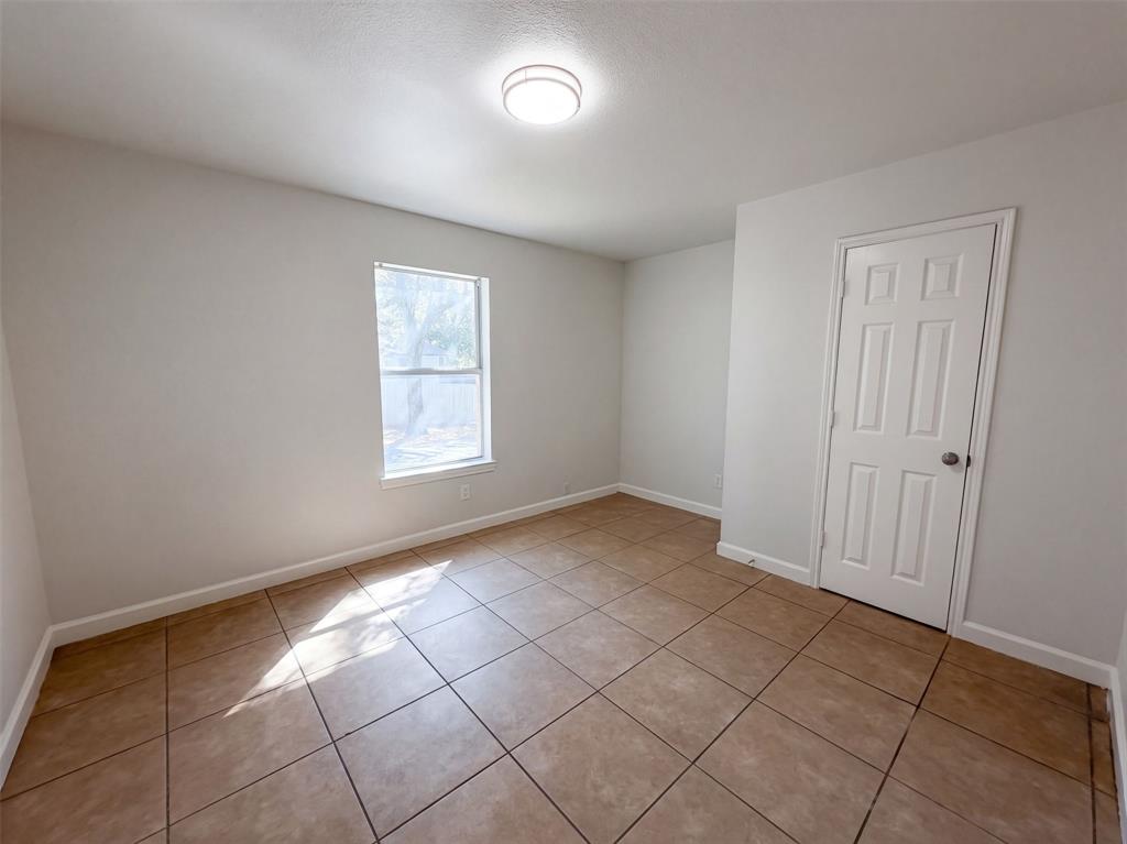 1322 E Waco Avenue Property Photo 11
