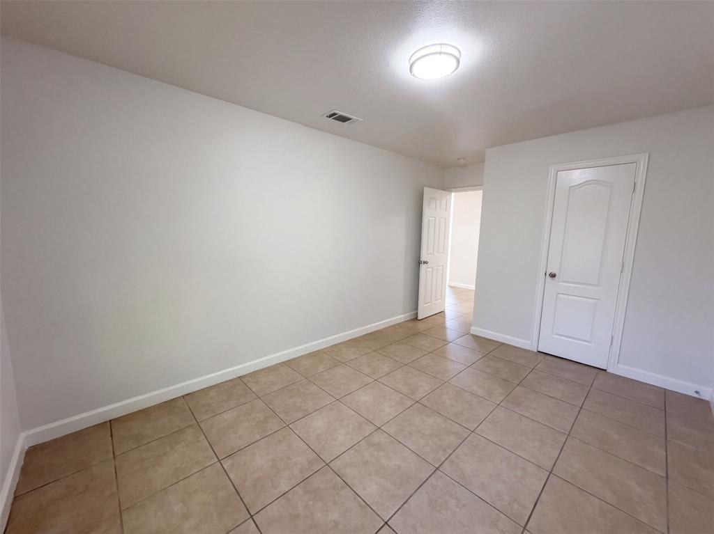 1322 E Waco Avenue Property Photo 13