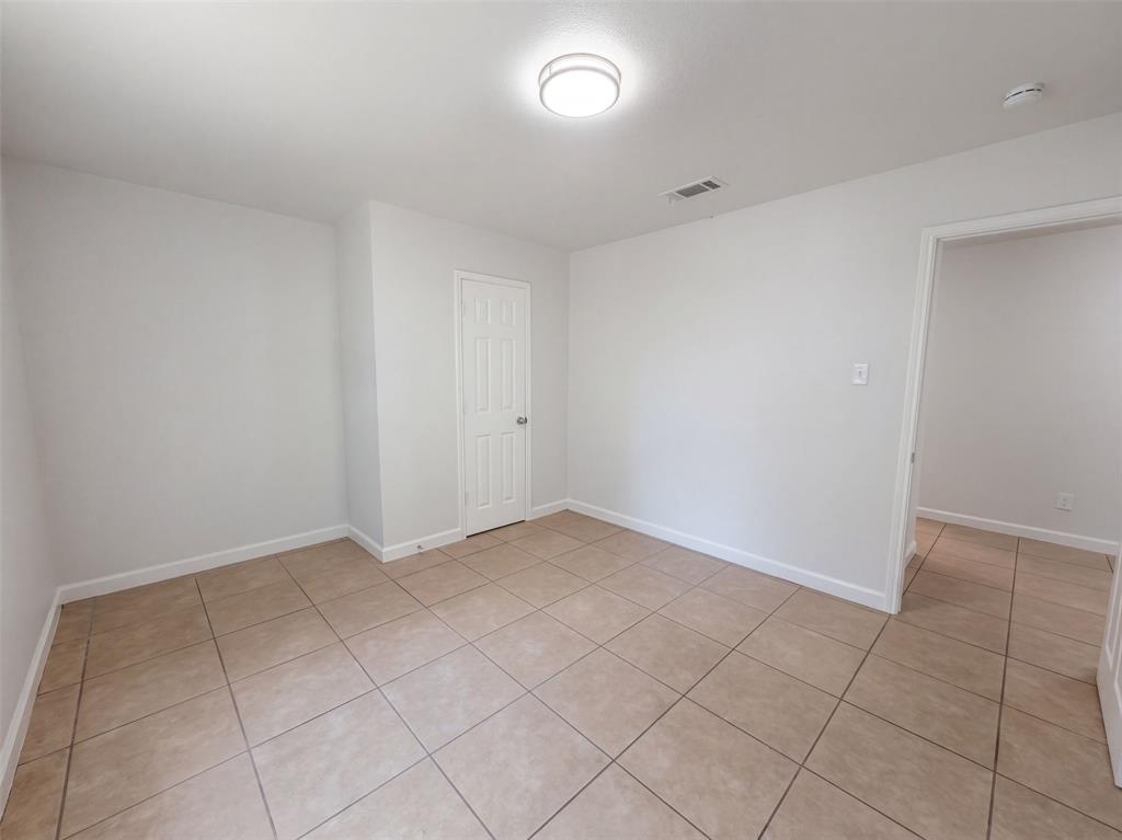 1322 E Waco Avenue Property Photo 14