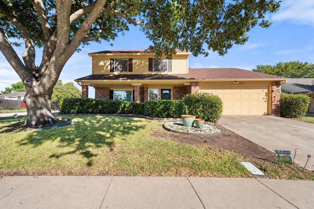 2215 Villanova Street Property Photo 1