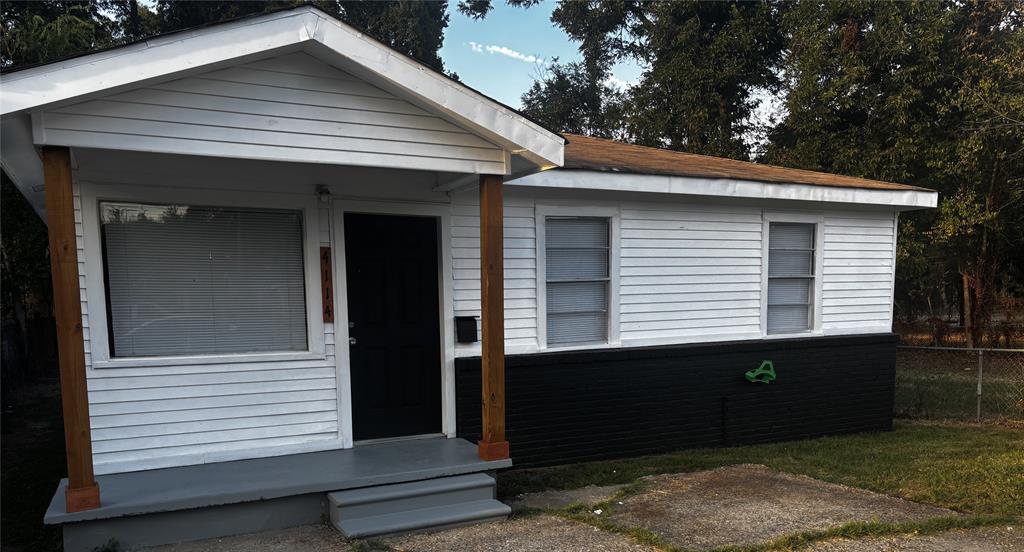 4114 Powell Street Property Photo 3