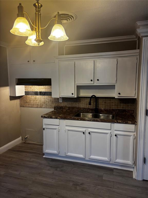 4114 Powell Street Property Photo 5