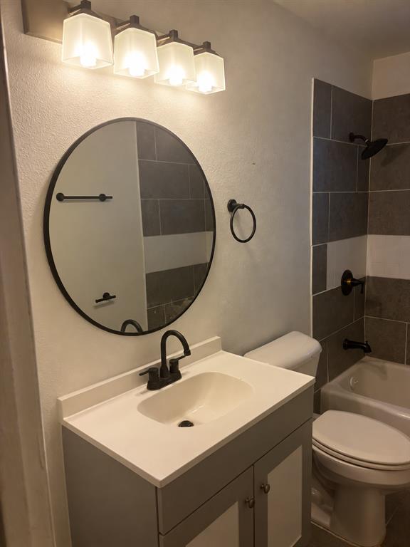 4114 Powell Street Property Photo 13