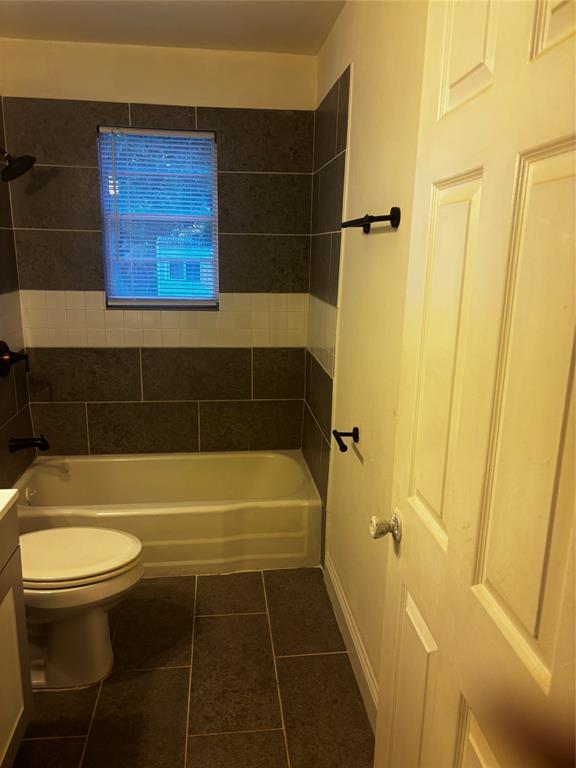 4114 Powell Street Property Photo 14