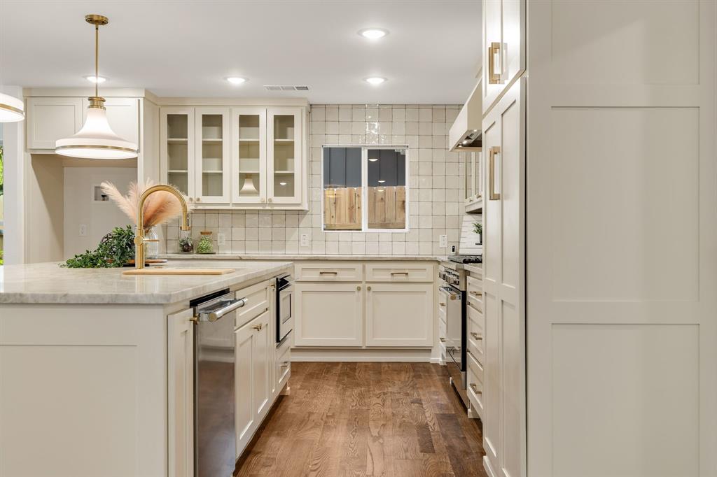 9339 Springwater Drive Property Photo 8