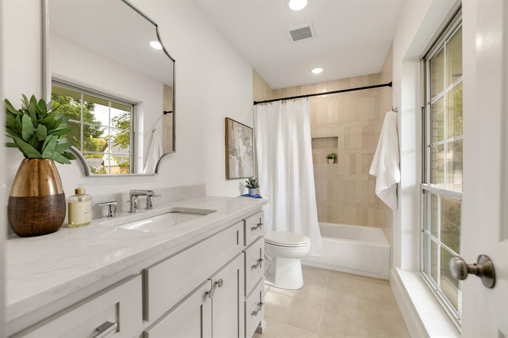 9339 Springwater Drive Property Photo 16