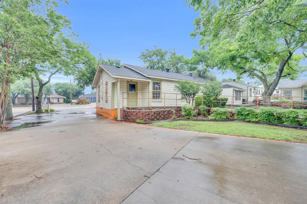 214 W Belt Line Road B Property Photo 8