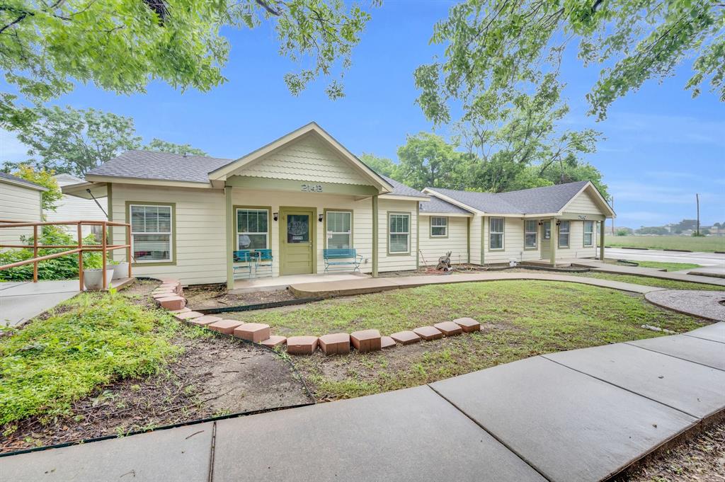 214 W Belt Line Road B Property Photo 9
