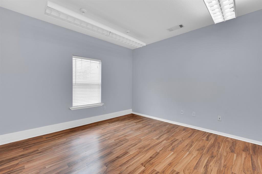 214 W Belt Line Road B Property Photo 17