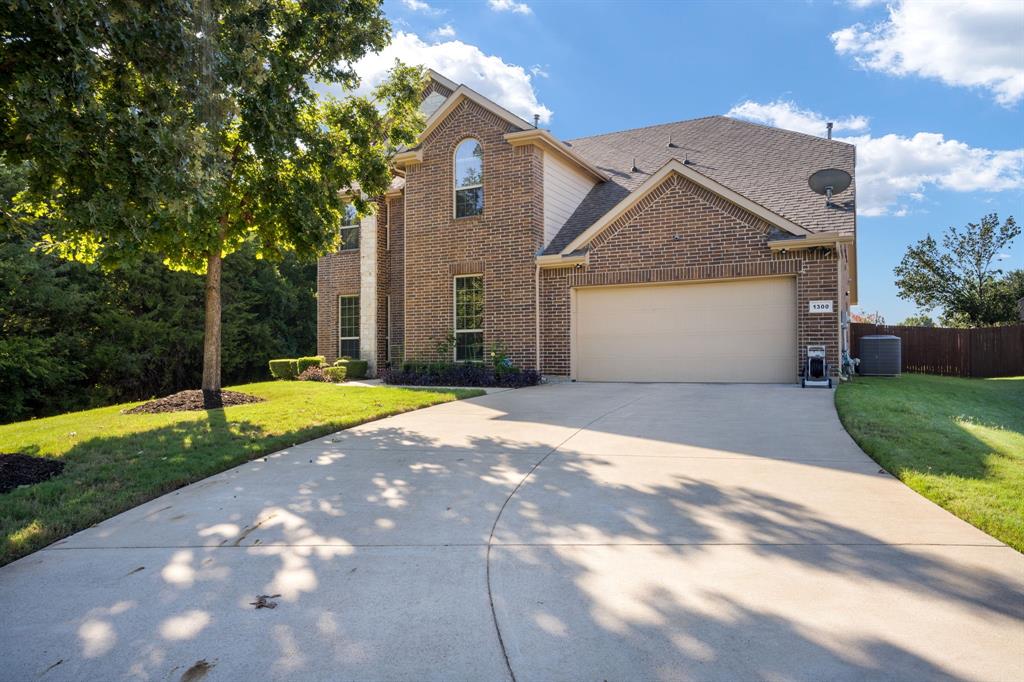 1300 Bellingham Circle Property Photo 1