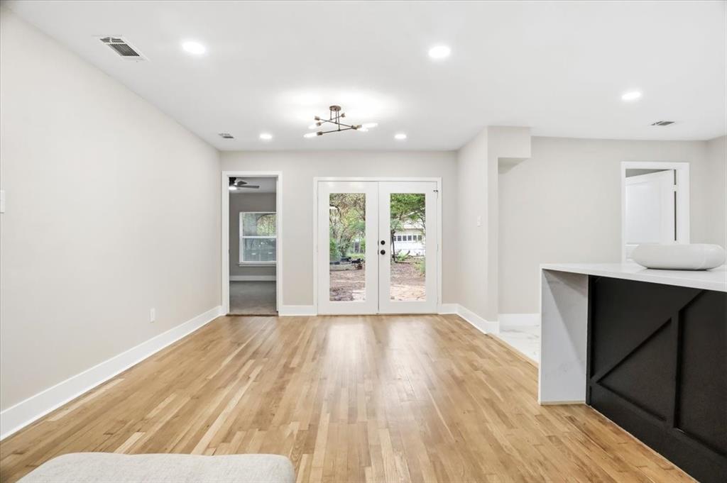 2900 Hunter Street Property Photo 4