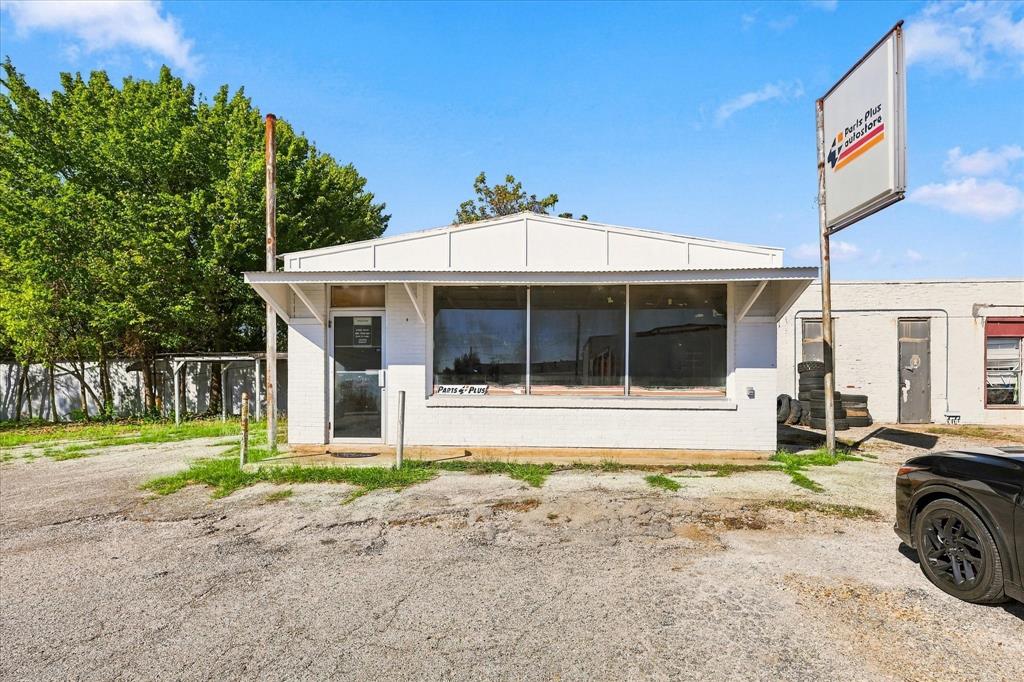 102 College Street Property Photo 1