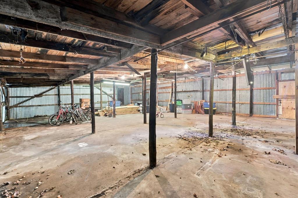 102 College Street Property Photo 14