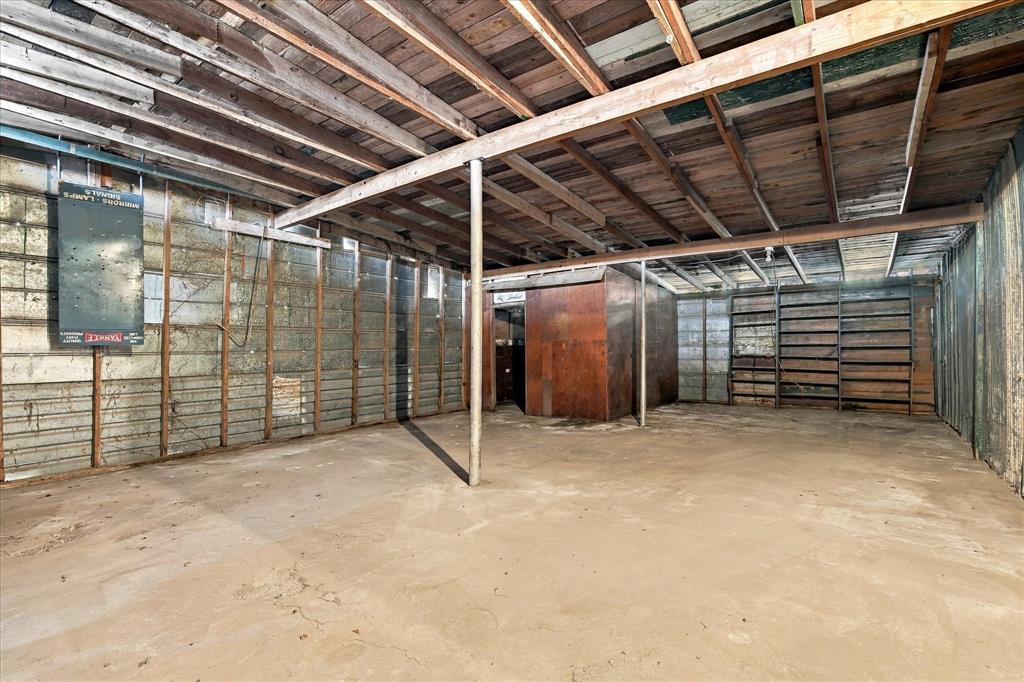 102 College Street Property Photo 16