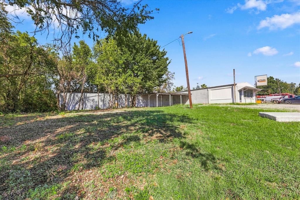 102 College Street Property Photo 23