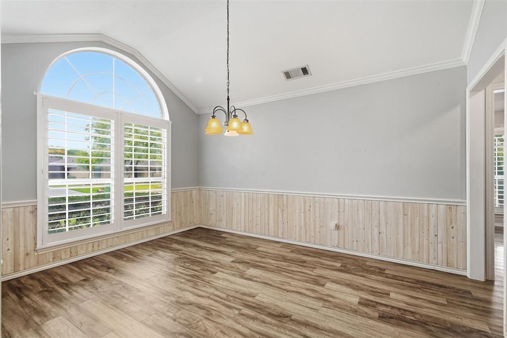 8824 Jason Court Property Photo 4