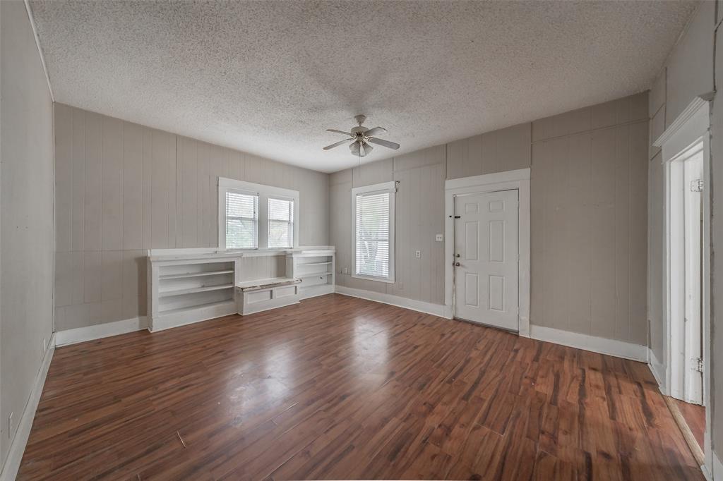 212 N Ruddell Street Property Photo 3