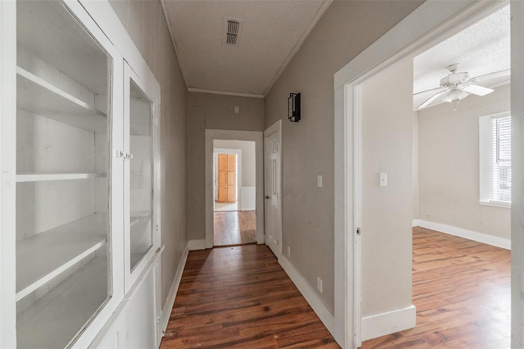 212 N Ruddell Street Property Photo 6