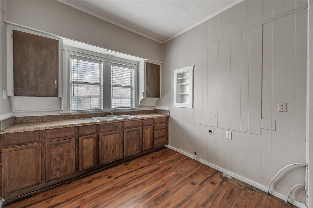 212 N Ruddell Street Property Photo 11