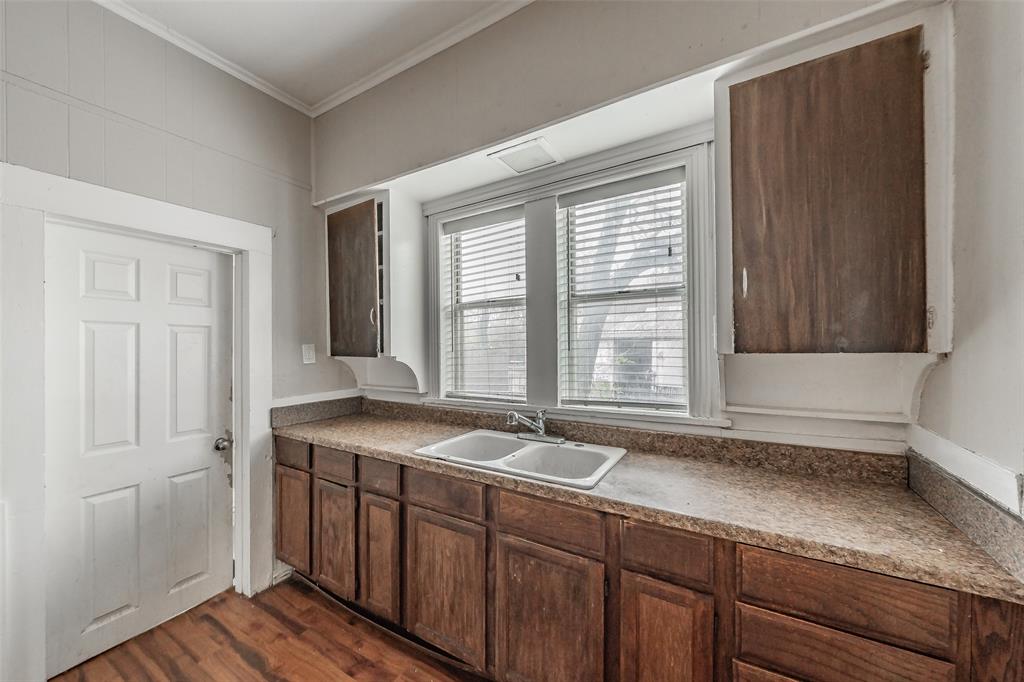212 N Ruddell Street Property Photo 13