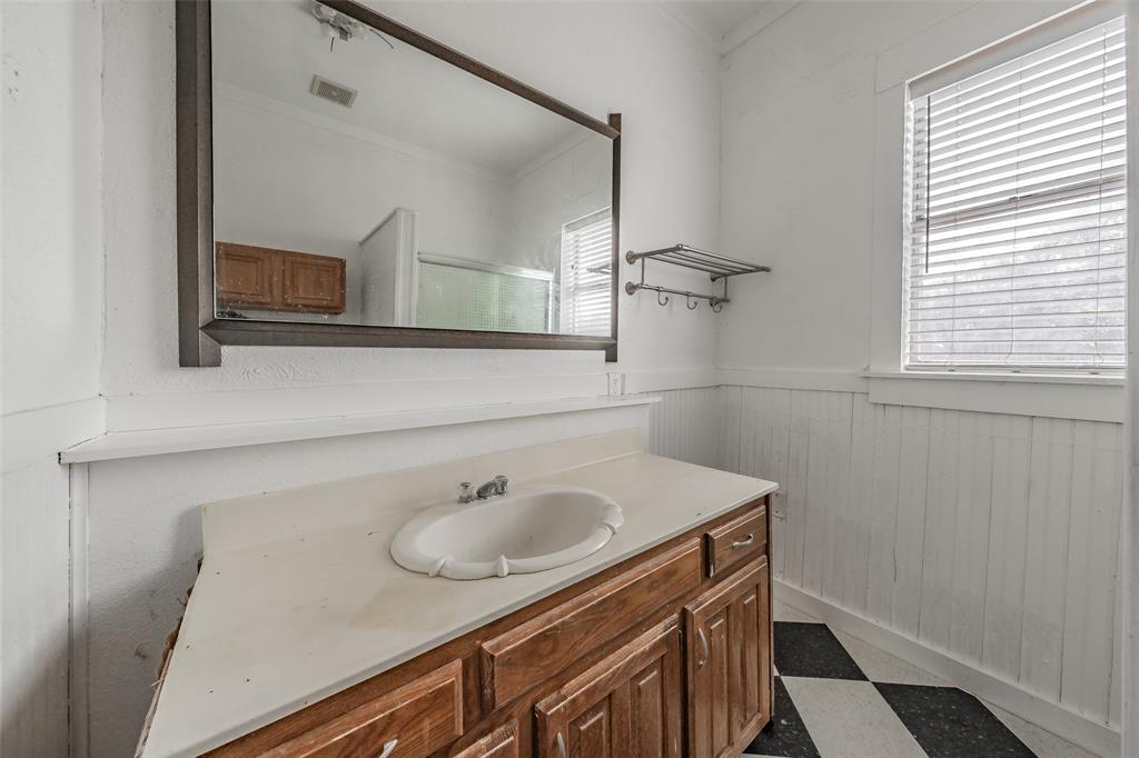 212 N Ruddell Street Property Photo 16