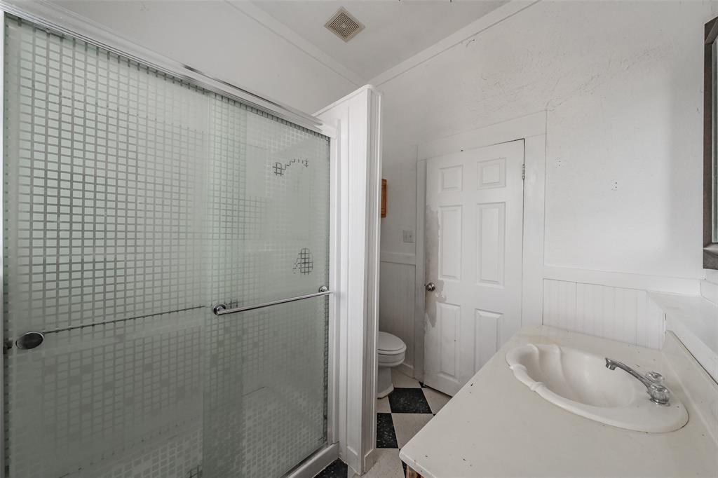 212 N Ruddell Street Property Photo 18