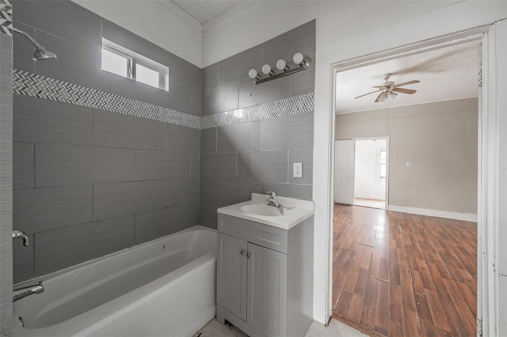 212 N Ruddell Street Property Photo 23