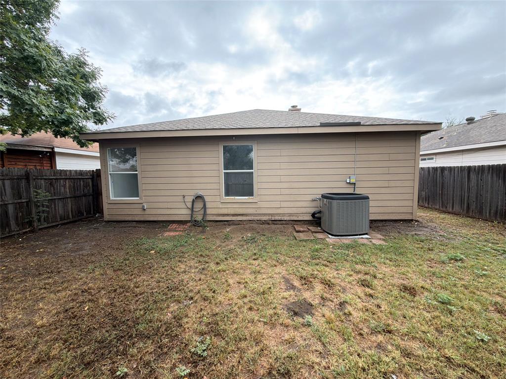 1033 Olivewood Lane Property Photo 5