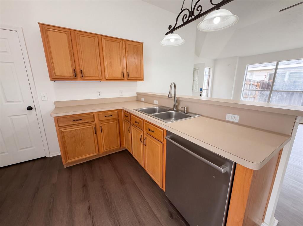 1033 Olivewood Lane Property Photo 7