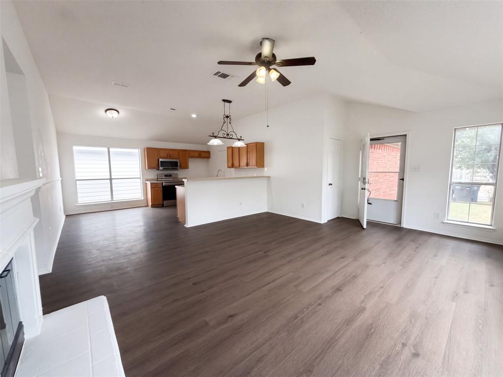 1033 Olivewood Lane Property Photo 11