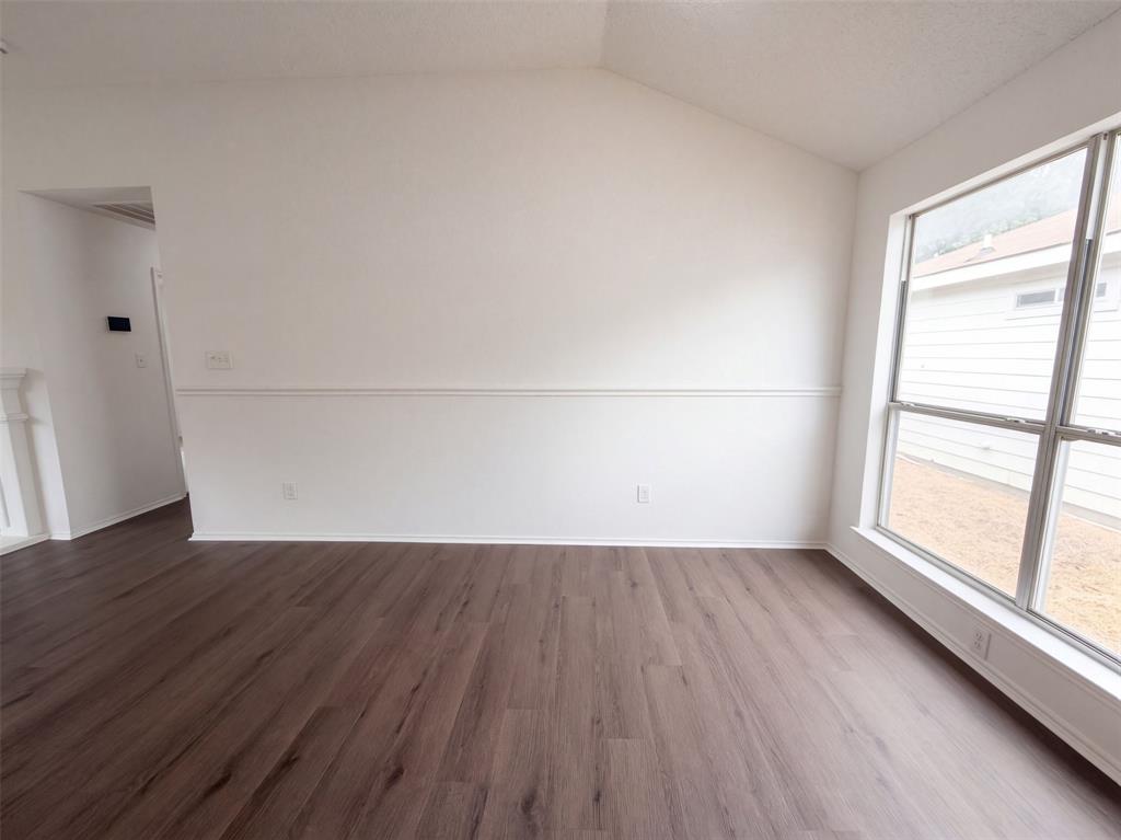 1033 Olivewood Lane Property Photo 13