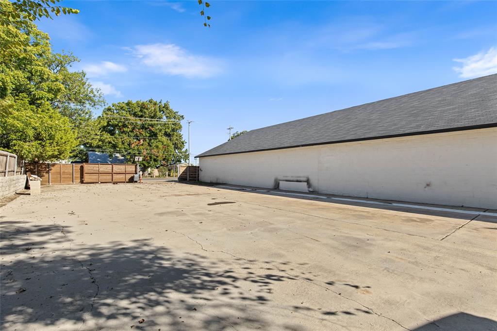 537 S Kealy Avenue Property Photo 21