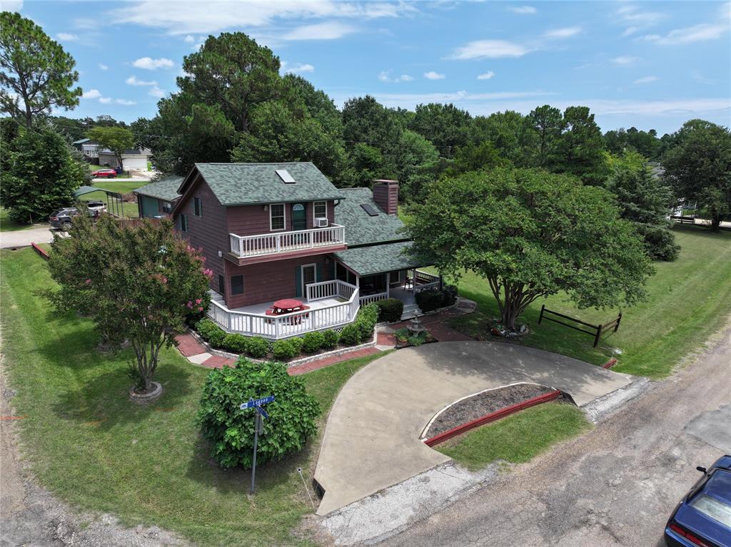 424 Lagoon Drive Property Photo 1