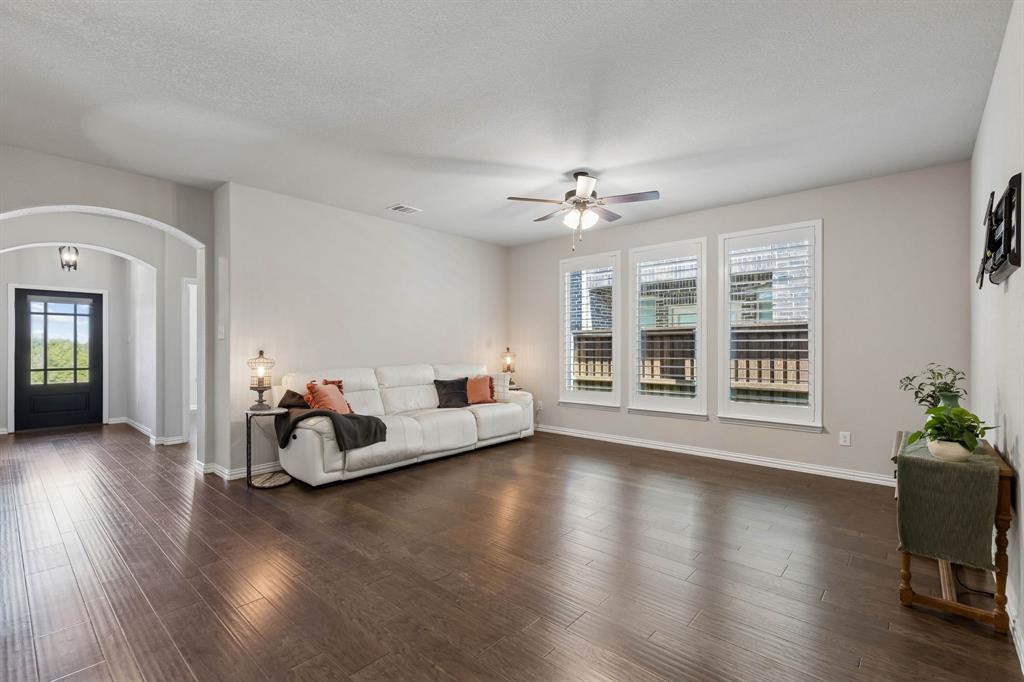 2113 Almassera Drive Property Photo 4