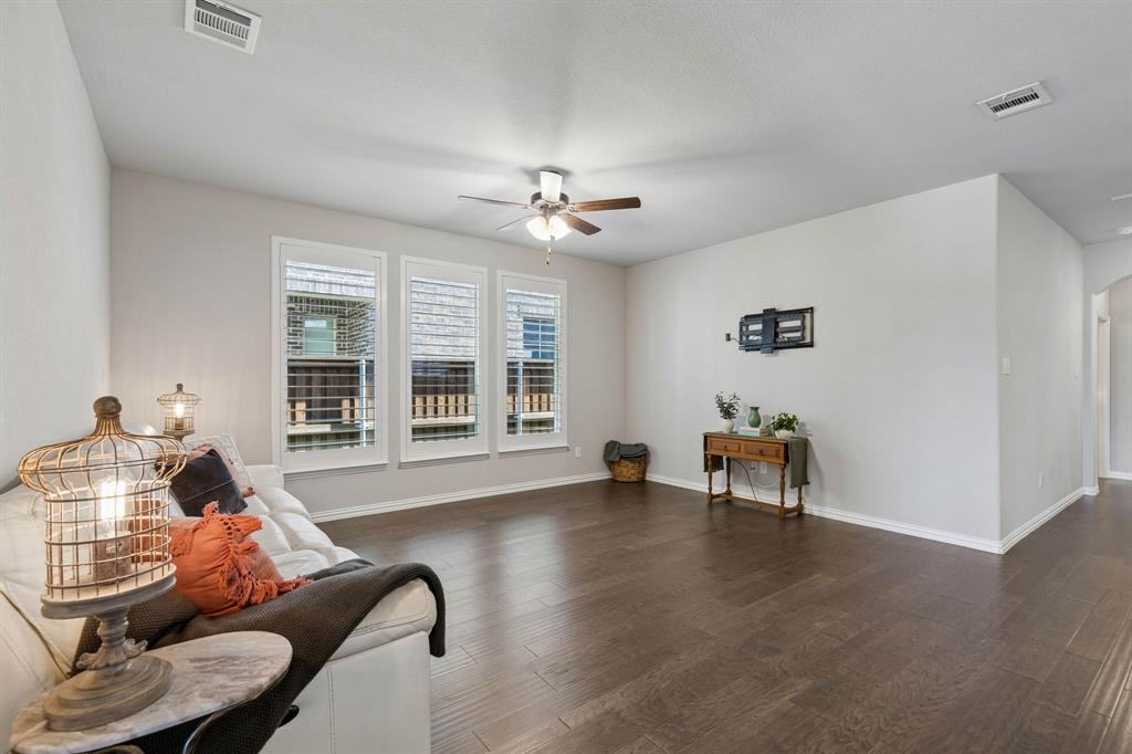 2113 Almassera Drive Property Photo 6
