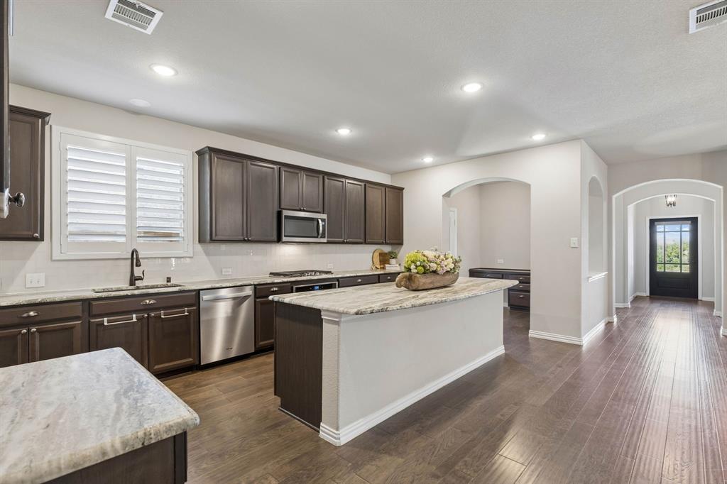 2113 Almassera Drive Property Photo 11