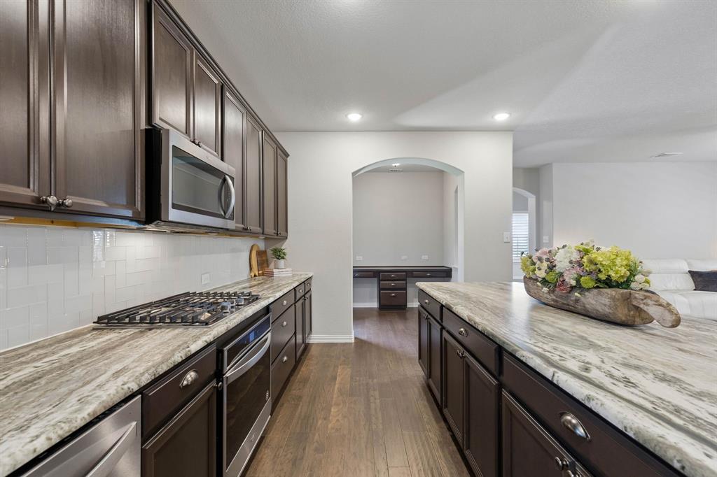 2113 Almassera Drive Property Photo 12